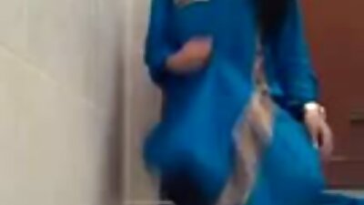 Vovó vídeo pornô transando com a mulher húngara vegetariana com pepino orgasmo buceta