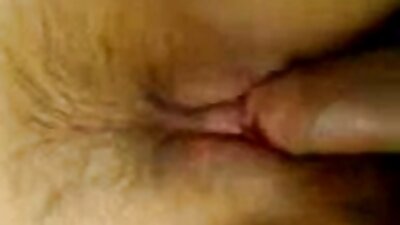 Buceta molhada com tesão usando lingerie vídeo de pornô com dois homens expondo peitos grandes