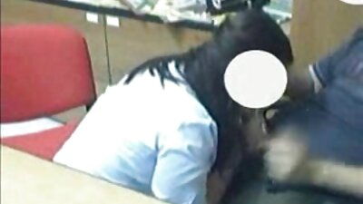 Cadela russa chupando vídeo pornô mulher trepando pau